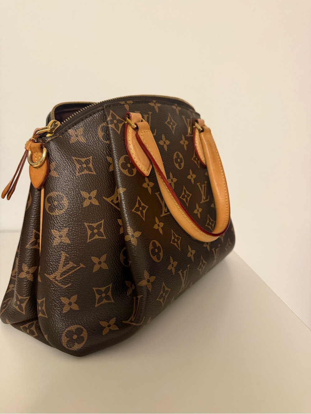 Louis Vuitton Rivoli PM - Picture 2 of 7